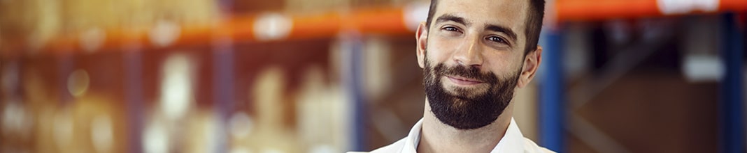 ¿Cuáles son las funciones del jefe de almacén y logística?